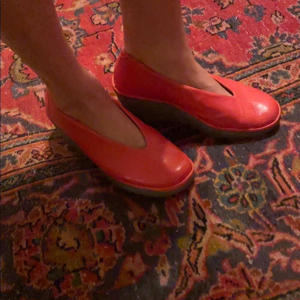 FLY LONDON RED CLOSE TOE WEDGES SIZE 40 or SIZE 10